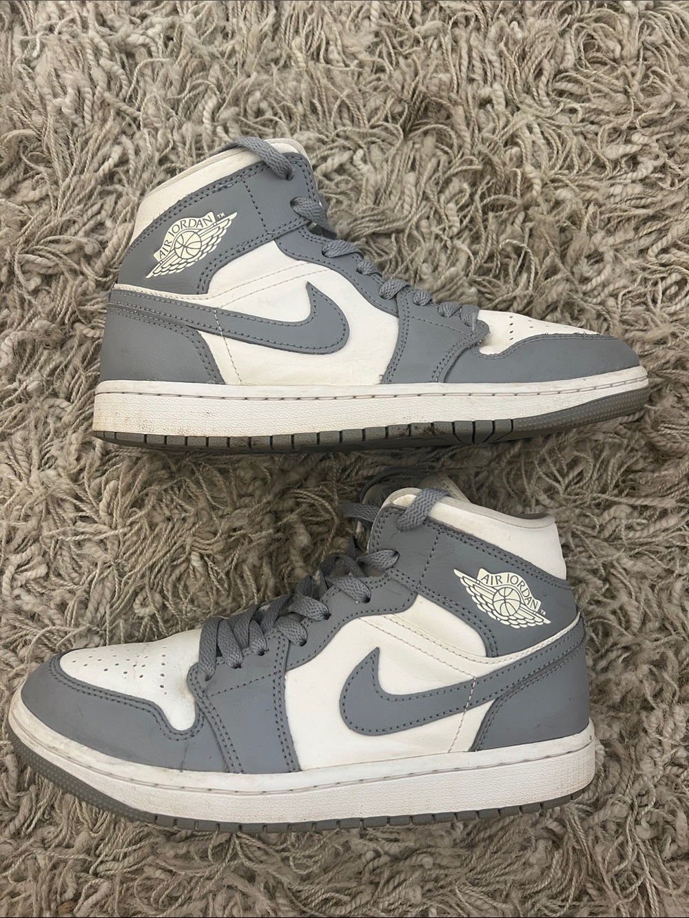 Air Jordan 1 Mid Women’s size 7.5 in Sail-Stealth-White - Picture 2 of 6
